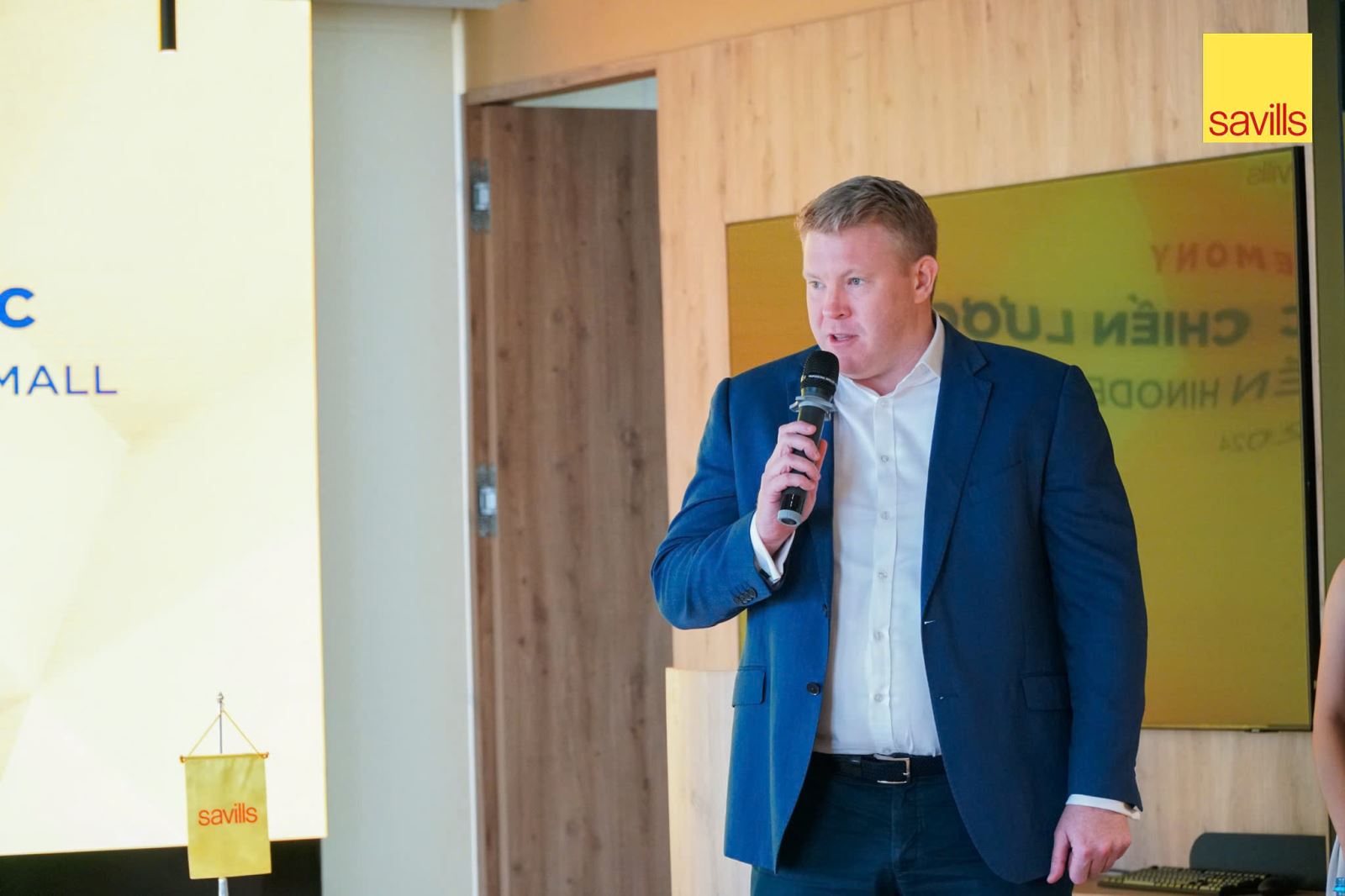 Ông Matthew Powell, Giám đốc Savills Hà Nội khẳng định sẽ đưa khu trung tâm thương mại tại Hinode City trở thành một điểm đến mua sắm và giải trí hấp dẫn mới của thủ đô