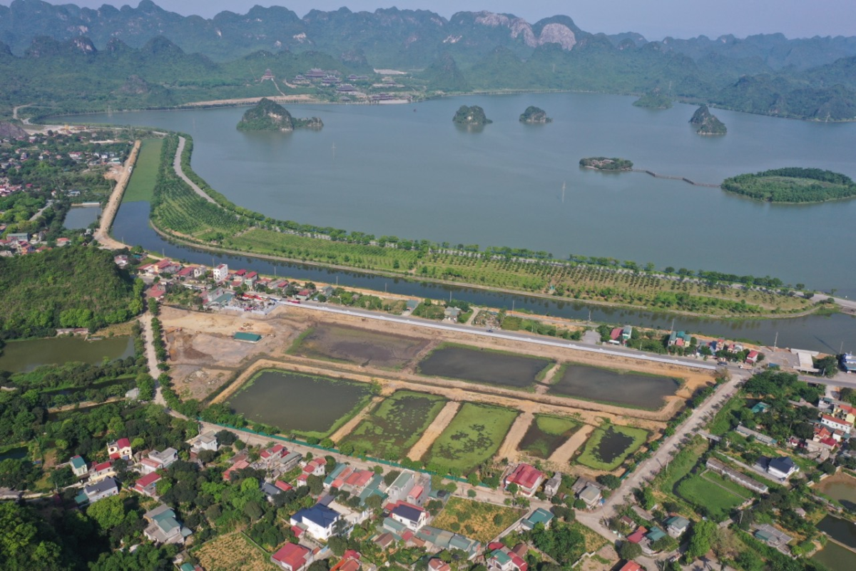 Bất động sản đáp ứng nhu cầu đầu tư, kinh doanh và ở thực tại các tỉnh ven Hà Nội có nhiều tiềm năng, được nhà đầu tư quan tâm.