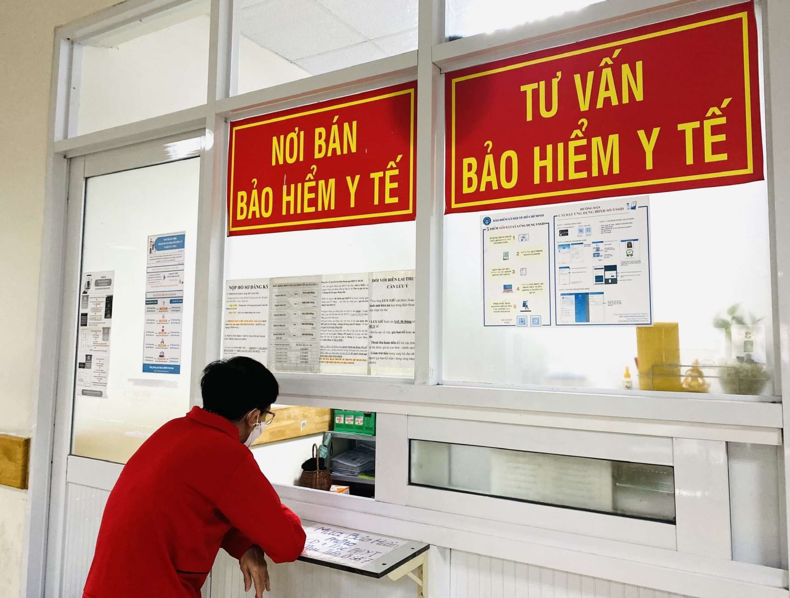 Điểm nhấn quan trọng nhất của những điều chỉnh sắp tới nằm ở việc mở rộng quyền lợi, đặc biệt là việc chi trả 100% chi phí khám chữa bệnh cho người tham gia BHYT đủ 5 năm liên tục