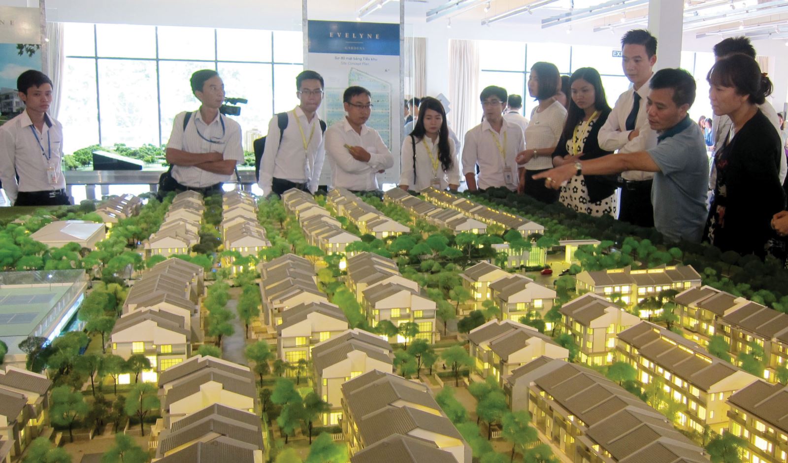 Thực trạng giá neo - thanh khoản mỏng là minh chứng rõ nhất cho sự dẫn dắt của kỳ vọng và đầu cơ