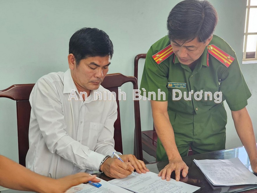 Trần Viết Kiều (SN 1980) Phó Giám đốc chi Ngân hàng VIB tại Bình Dương bị bắt giữ