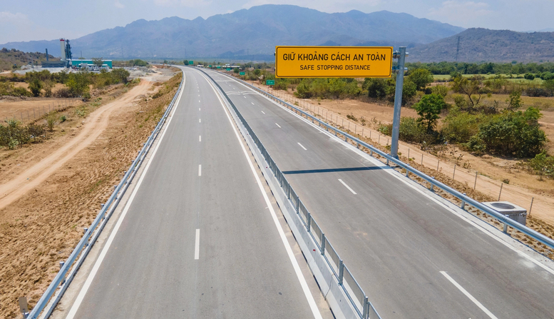 Bộ Xây dựng cho biết dự kiến đến hết năm 2025 sẽ hoàn thành 3.803 km.