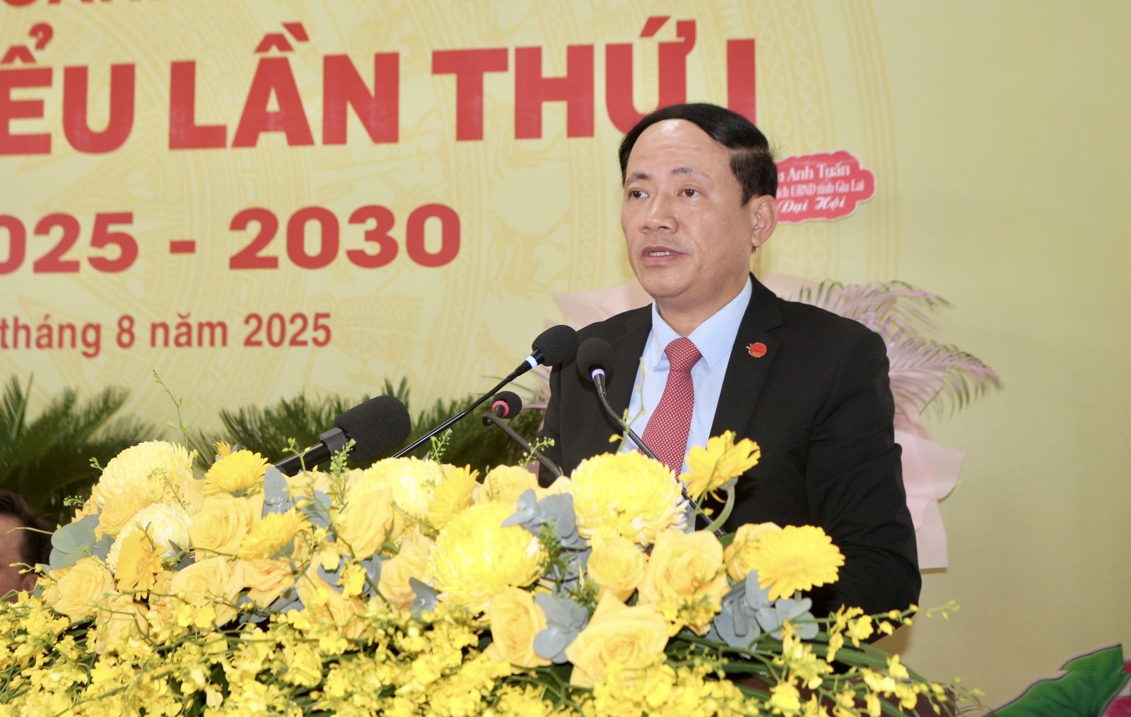 Ông Phạm Anh Tuấn – Chủ tịch UBND tỉnh Gia Lai, phát biểu tại Đại hội Đảng bộ xã Canh Vinh lần thứ I (nhiệm kỳ 2025-2030).