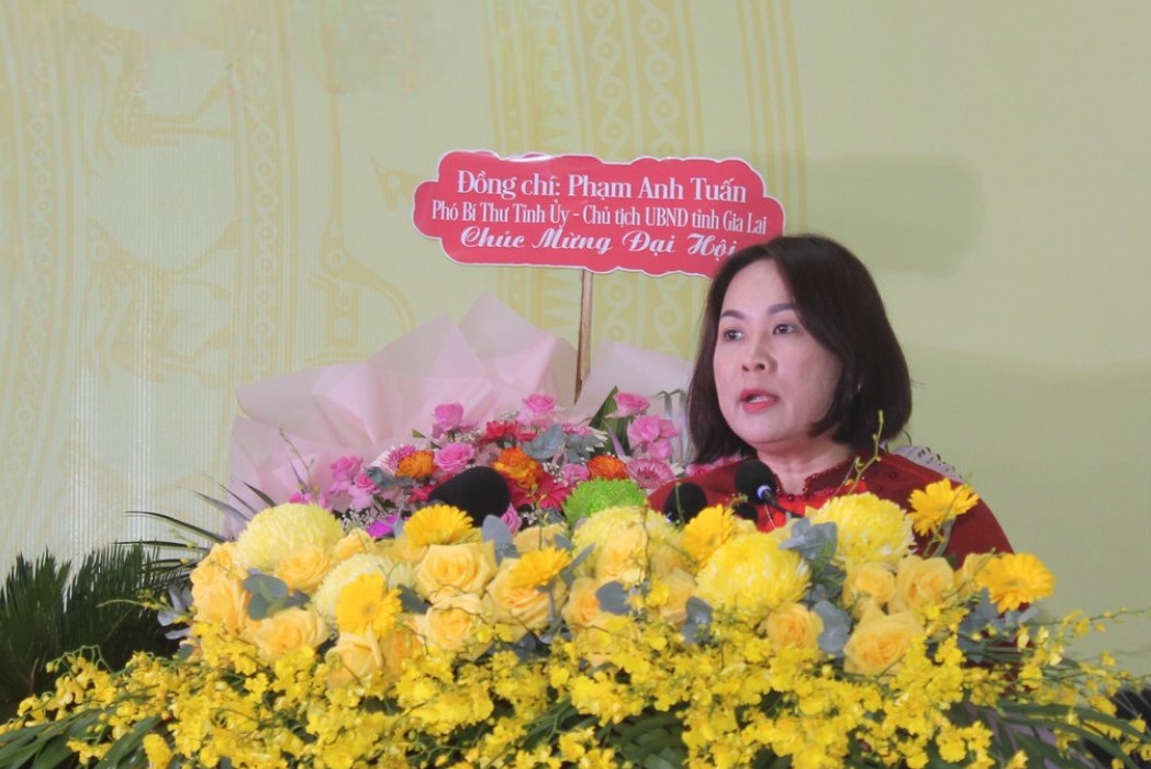 Bà Nguyễn Thị Thu Thủy – Bí thư Đảng ủy xã Canh Vinh, phát biểu tại đại hội.