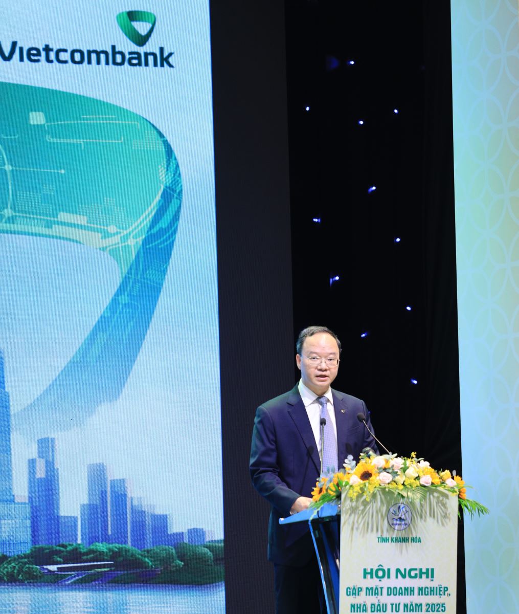 Đại diện Lãnh đạo Ngân hàng TMCP Ngoại Thương Việt Nam (Vietcombank) phát biểu