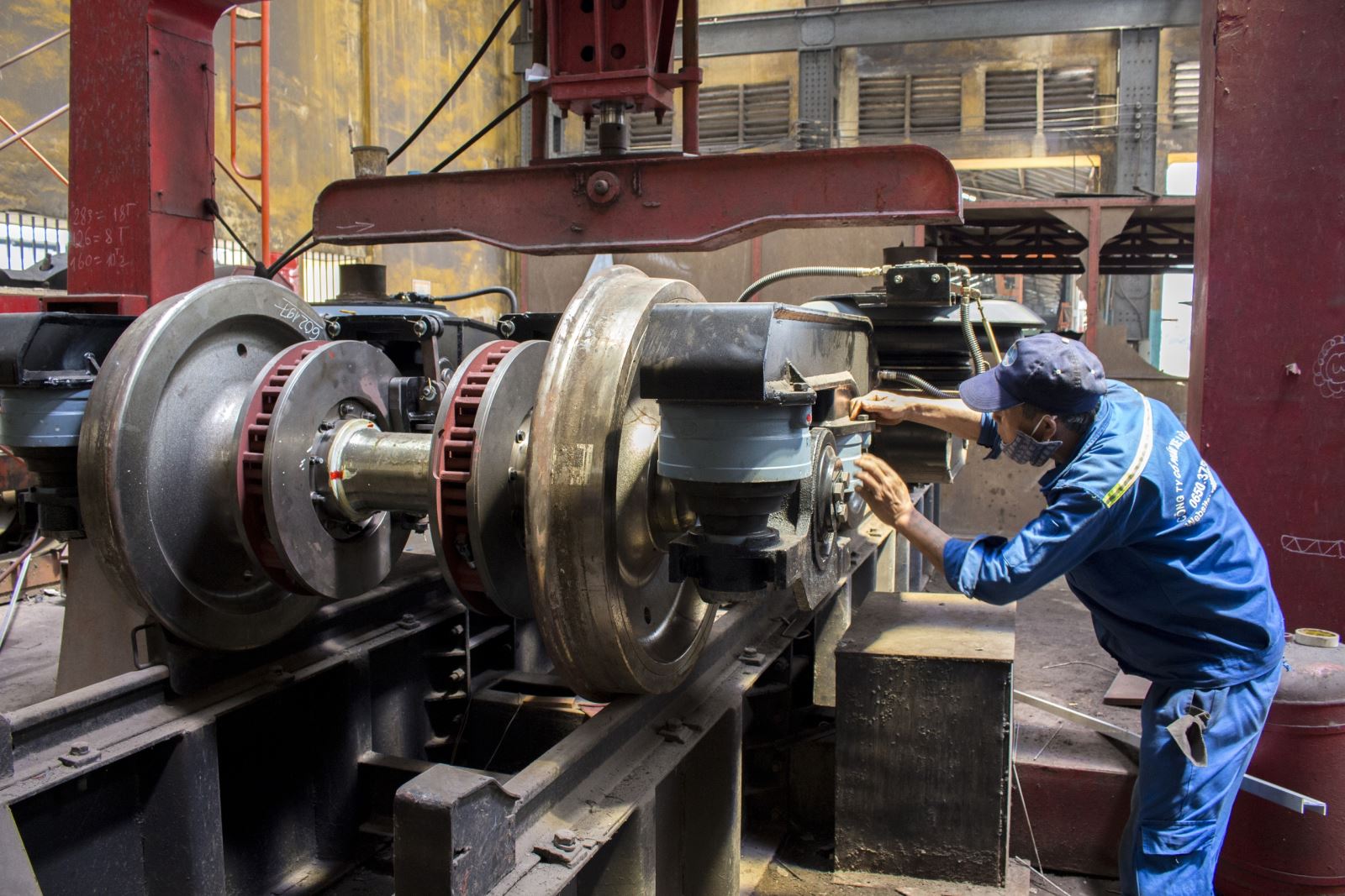 Nghị định 319/2025/NĐ-CP vừa ban hành được kỳ vọng là đòn bẩy pháp lý quan trọng, tạo cơ hội bứt phá cho các doanh nghiệp Việt Nam trong việc tiếp nhận công nghệ và làm chủ thị trường đường sắt nội địa.