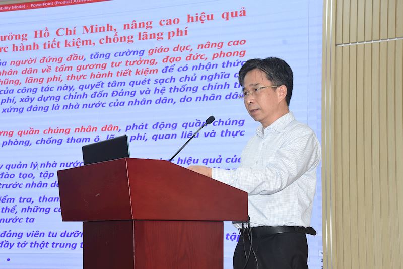 Ông Lê Anh Tuấn - Phó Bí thư thường trực Đảng ủy Tổng công ty phát biểu bế mạc Hội nghịchuyên đề năm 2023 về “Phòng, chống tham nhũng; Thực hành tiết kiệm, chống lãng phí”