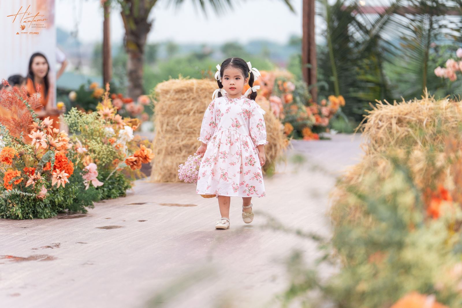    Cũng với sắc màu tương tự như An Nhiên, Vedette Gạo Như Ý mang nét  ngây thơ, tinh nghịch  