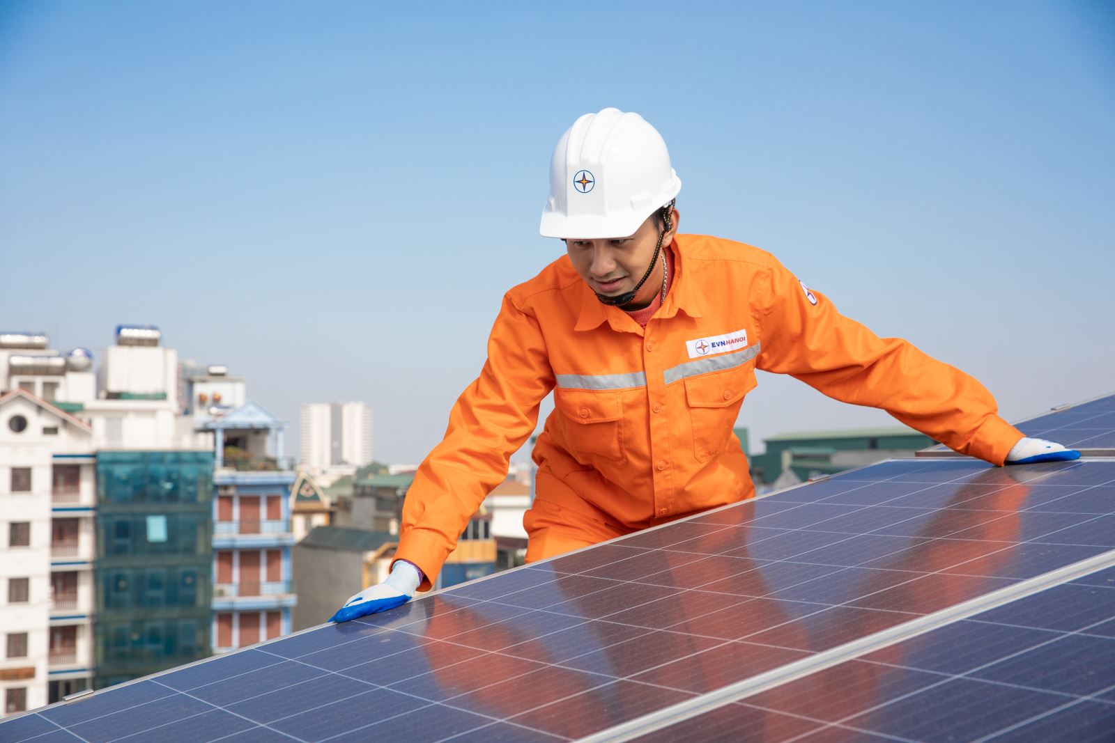 Cơ chế mua bán điện trực tiếp (DPPA) được kỳ vọng là cánh cửa then chốt thúc đẩy mạnh mẽ năng lượng tái tạo, đưa Việt Nam tiến gần hơn đến mục tiêu Net Zero 2050