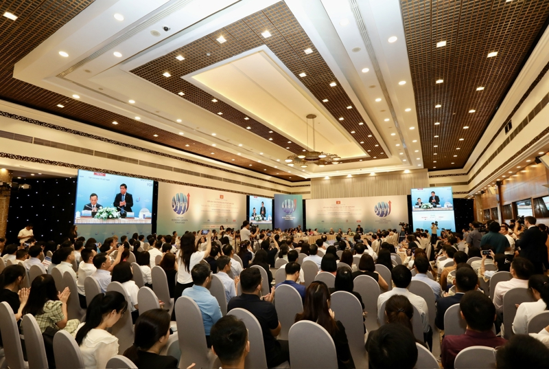Diễn đàn Tăng trưởng Kinh tế Việt Nam 2025. Ảnh: Việt Dũng