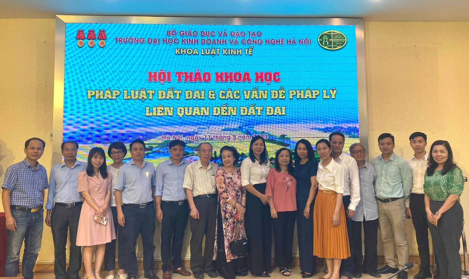 Các chuyên gia, các nhà khoa học  tham gia Hội thảo.