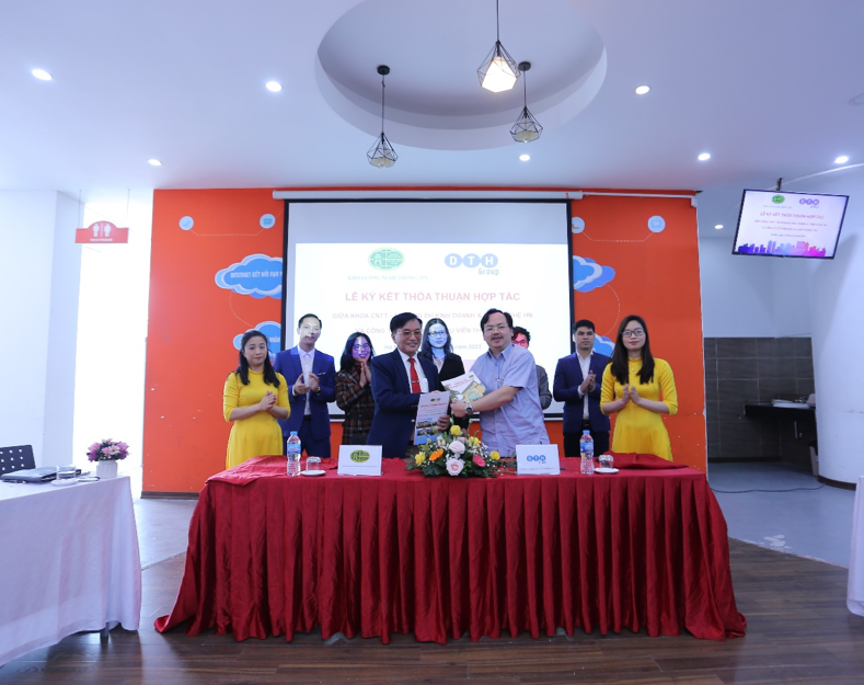 Ký kết với đại diện công ty Cổ Phần Dịch Vụ Viễn Thông DTH.