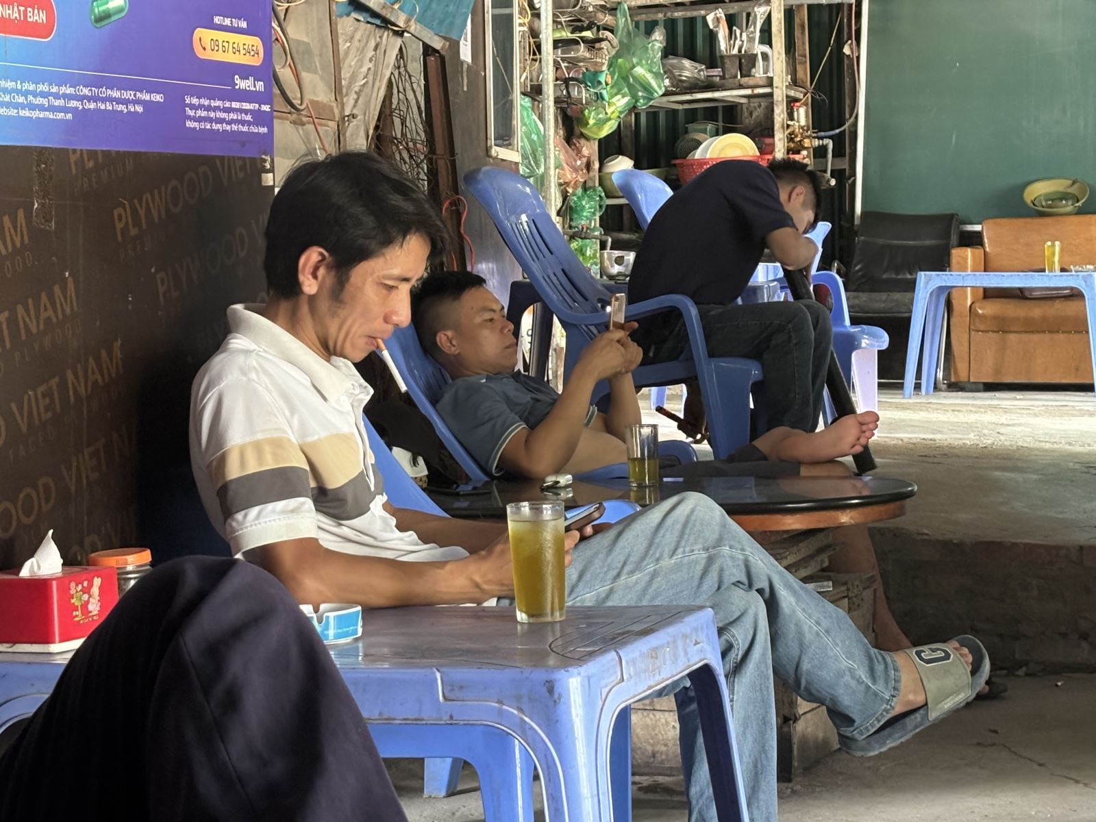 Tại Việt Nam, theo ước tính của Tổ chức Y tế thế gới, sử dụng thuốc lá gây ra hơn 100.000 ca tử vong mỗi năm. 