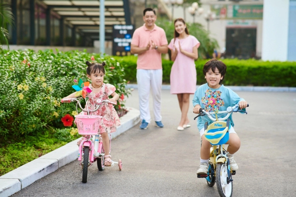 Không gian xanh mát cùng hệ tiện ích đa dạng tạo nên nhịp sống thư thái và an lành cho cư dân.