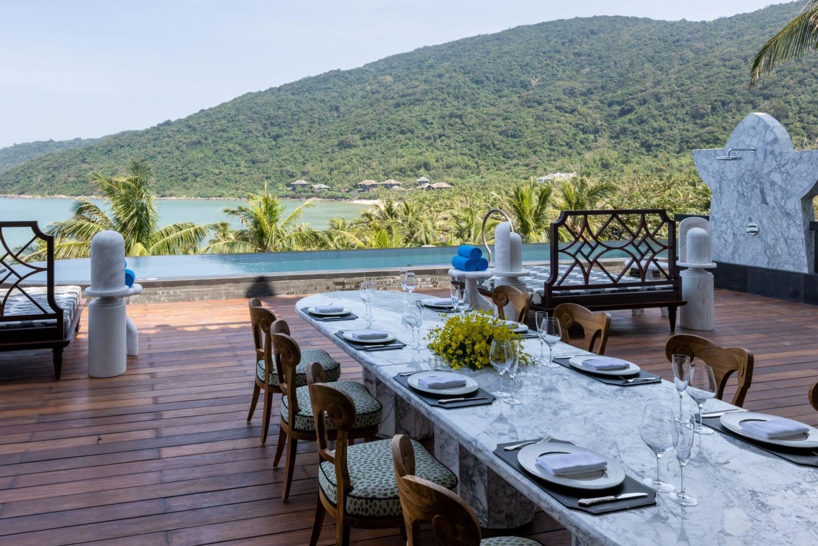 Hạng phòng Pool Villa 4 giường ngủ tại InterContinental Danang Sun Peninsula Resort.