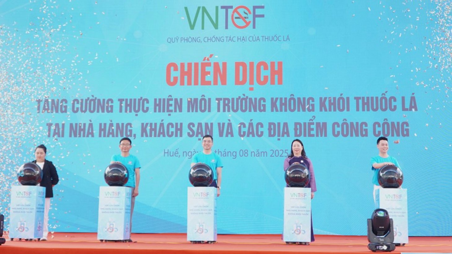 Lễ phát động chiến dịch tăng cường thực hiện môi trường không khói thuốc lá tại nàh hàng, khách sạn và các địa điểm công cộng.