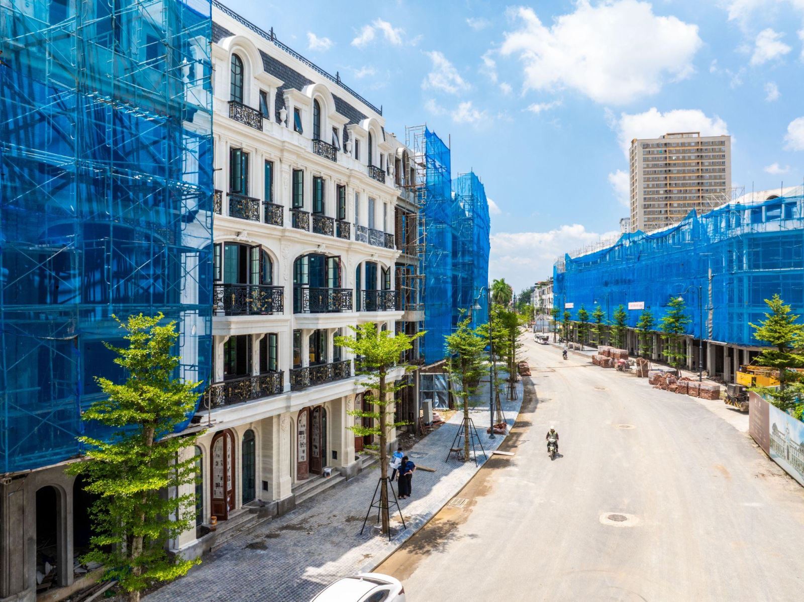 Pháp lý minh bạch, tiến độ thi công triển khai đồng loạt từ hạ tầng tới sản phẩm, nhà đầu tư có thể đưa vào khai thác kinh doanh sớm hoặc sử dụng làm tài sản đối ứng trong các phương án tài chính linh hoạt.