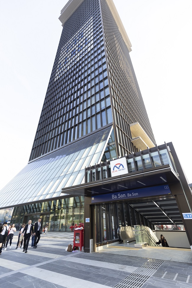 Marina Central Tower là tòa thương mại đầu tiên tại TP.HCM kết nối trực tiếp với tuyến metro tại ga Ba Son