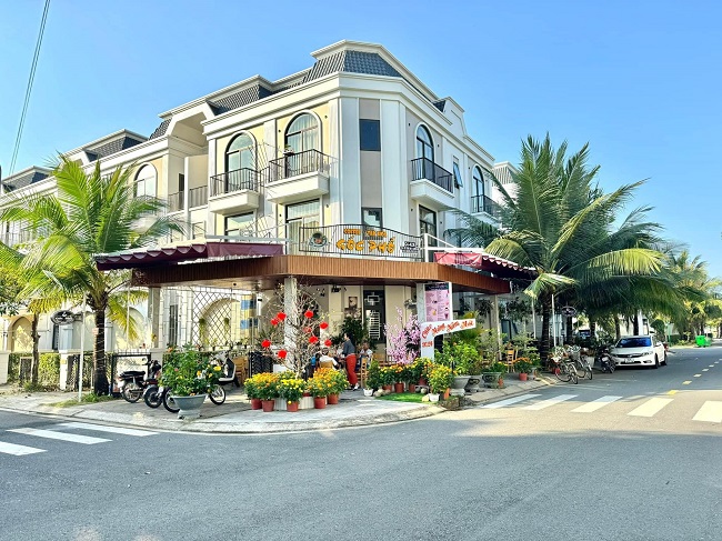 Hoạt động kinh doanh nhộn nhịp của cư dân tại Khu đô thị La Villa Green City. Ảnh: Trần Anh Group.