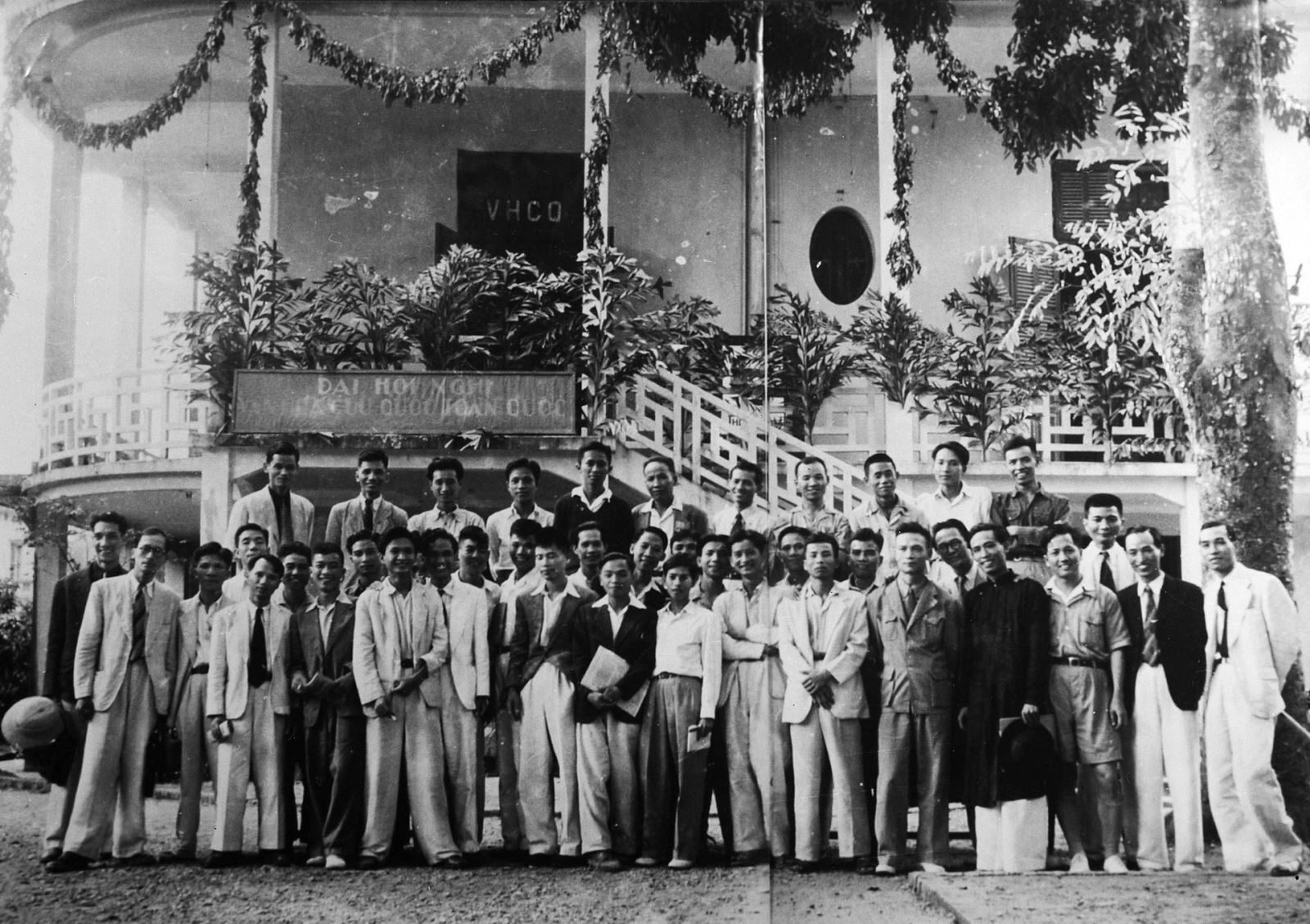 Các đại biểu dự Hội nghị Văn hóa toàn quốc lần thứ nhất, tháng 11 năm 1946. Ảnh tư liệu.