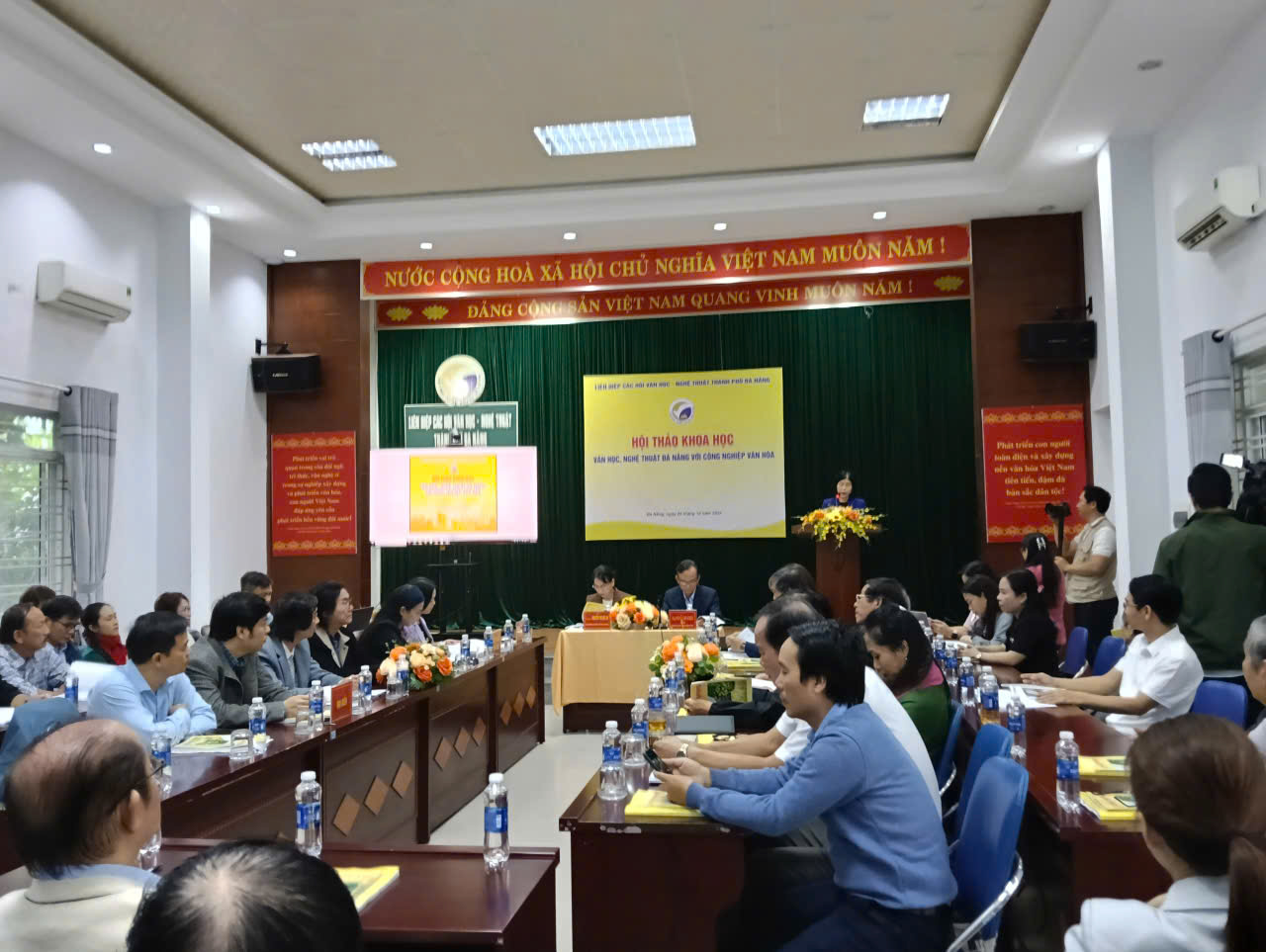 Quang cảnh hội thảo