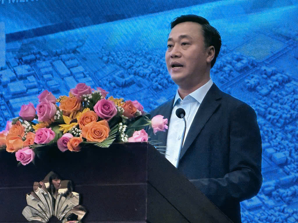 Thứ trưởng Bộ Xây dựng Nguyễn Việt Hùng phát biểu chỉ đạo tại Hội thảo “Tham vấn ý kiến về Dự thảo Luật Quản lý phát triển đô thị”