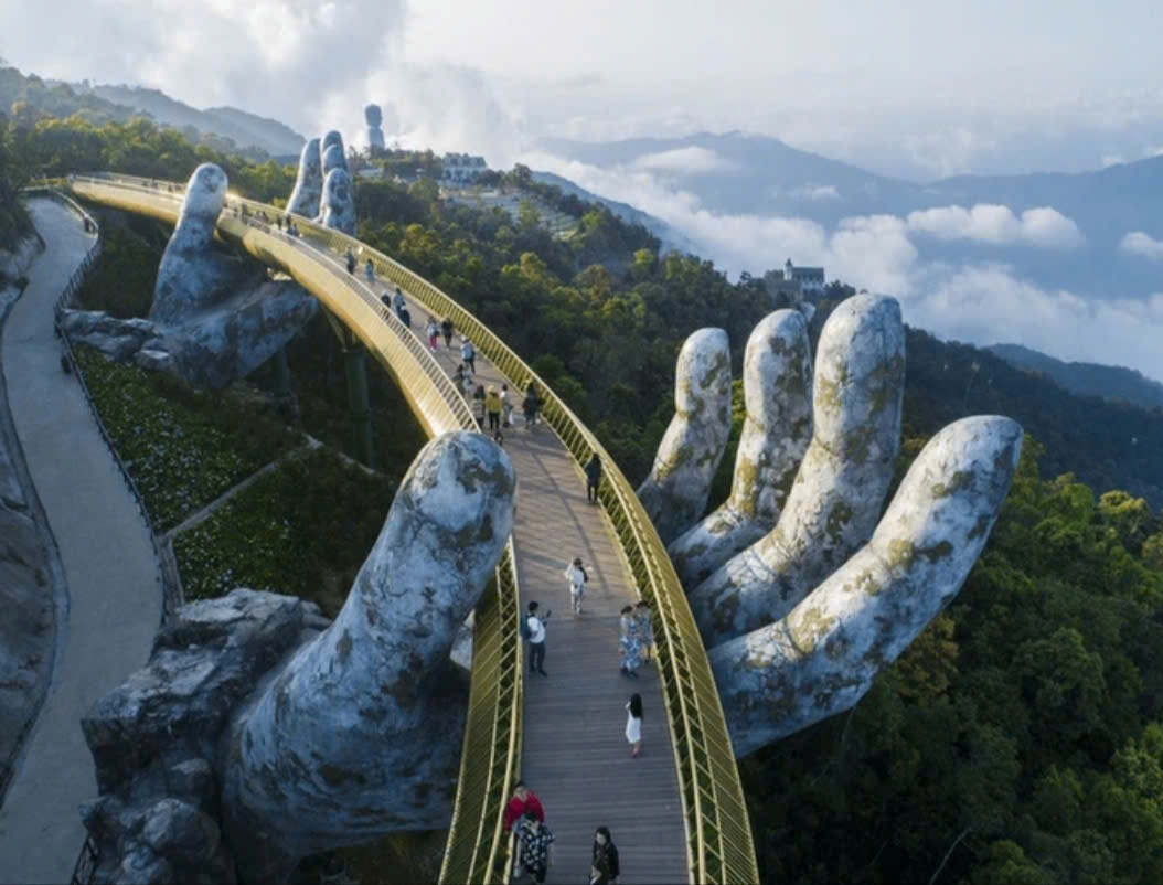 Tháng 8 và 8 tháng năm 2025, du lịch Đà Nẵng tiếp tục phục hồi tích cực nhờ chuỗi sự kiện văn hóa, thể thao, giải trí quy mô lớn và các chương trình kích cầu được triển khai hiệu quả