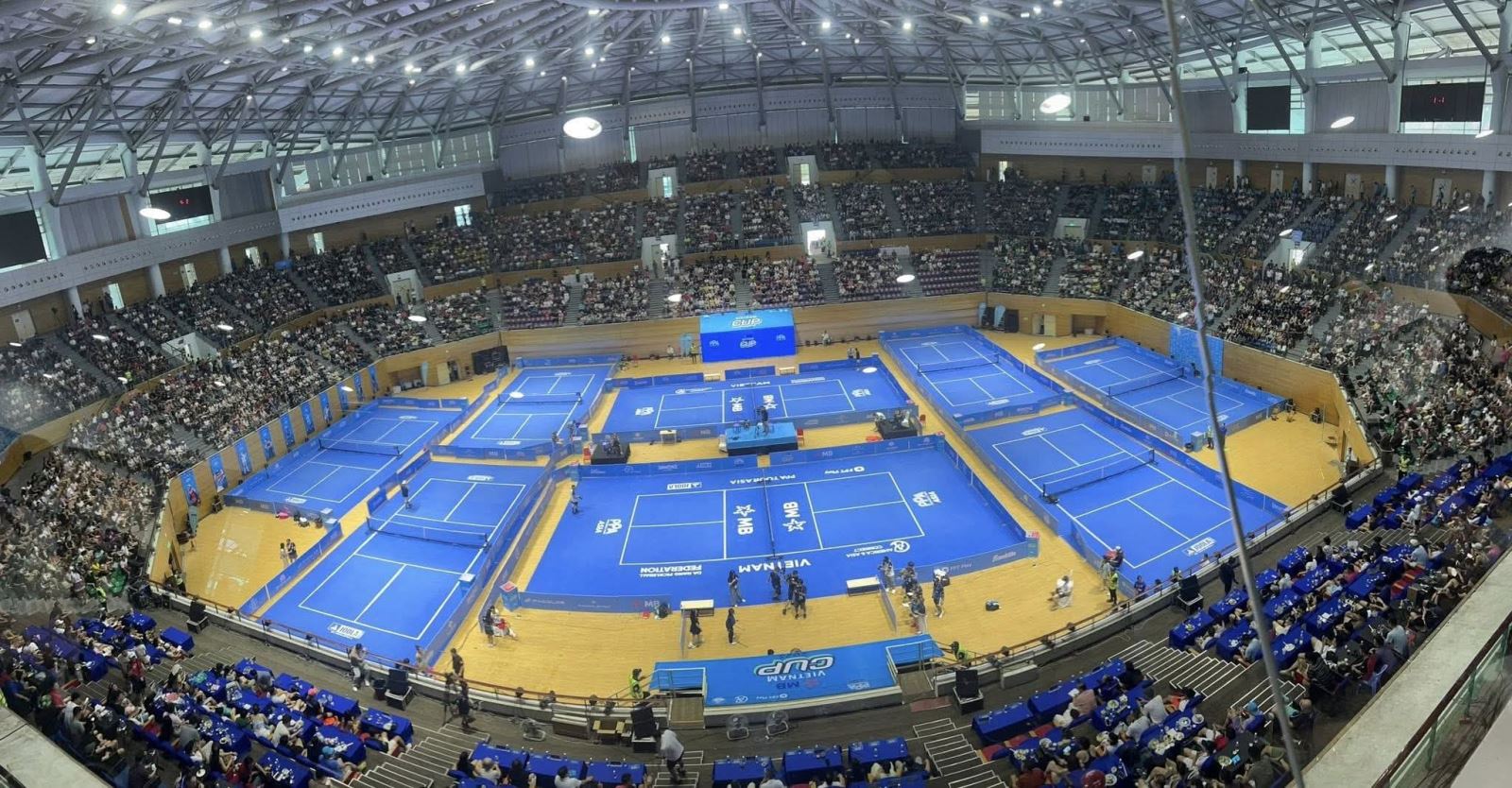 Với hơn 7.900 khán giả tham dự, giải Pickleball quốc tế PPA Tour Asia - MB Vietnam Cup 2025 tại Đà Nẵng chính thức được kỷ lục Guinness thế giới công nhận là giải Pickleball có lượng khán giả trực tiếp đông nhất thế giới