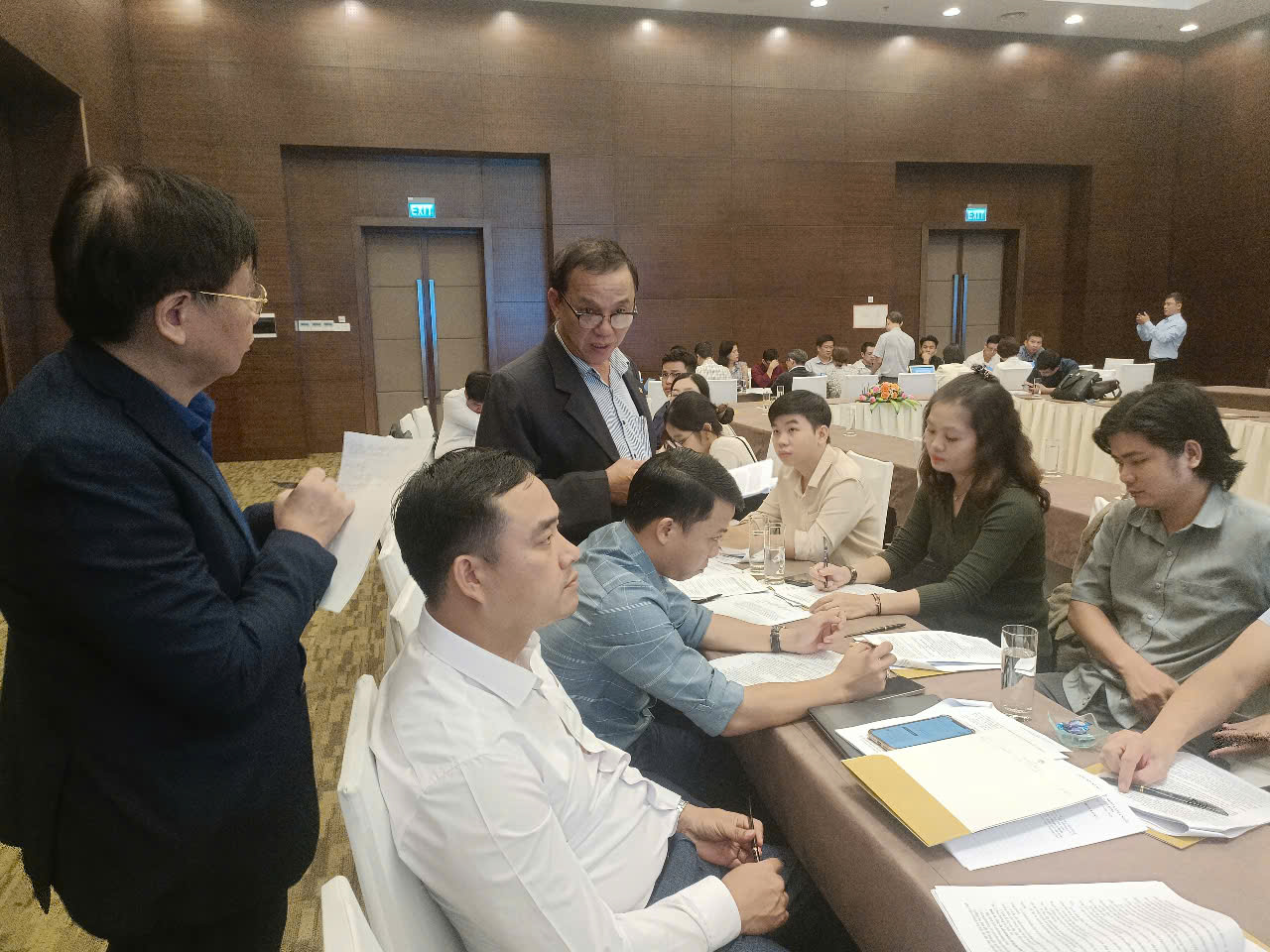 Phó Chủ tịch kiêm Tổng Thư ký Hội Quy hoạch Phát triển đô thị TP. Đà Nẵng Nguyễn Cửu Loan phát biểu thảo luận, góp ý cho Dự thảo Luật Quản lý phát triển đô thị