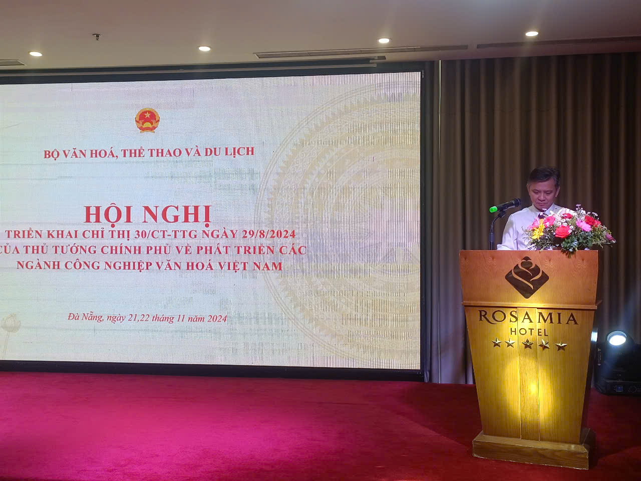 Cục trưởng Cục Bản quyền tác giả Trần Hoàng phát biểu tham luận