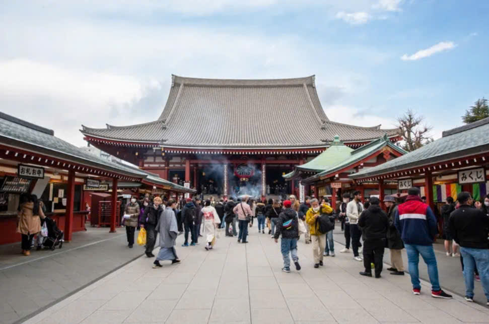 Chùa Senso-ji ở Tokyo (Nhật Bản) (ảnh Travel + Leisure)