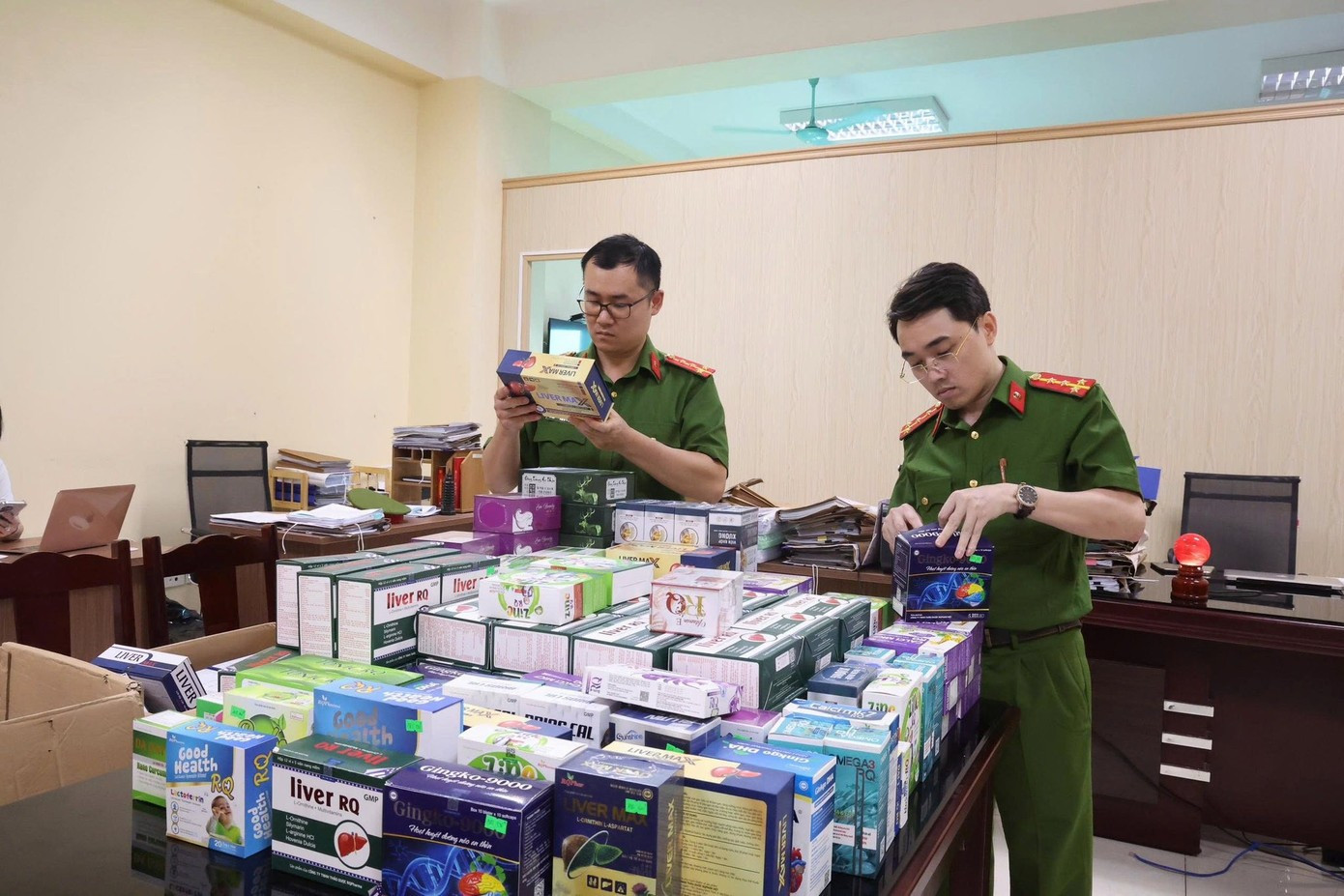 Công an tỉnh Phú Thọ thu giữ số lượng lớn các loại thực phẩm chức năng, dược phẩm giả