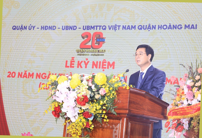 Chủ tịch UBND quận Hoàng Mai Nguyễn Minh Tâm trình bày diễn văn tại Lễ kỷ niệm