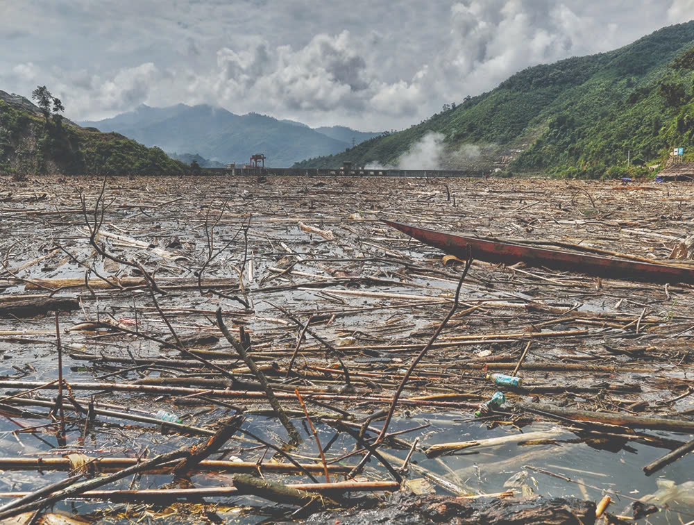 Không chỉ đảm bảo thu gom rác thải sinh hoạt, rác fhair công nghiệp, công ty còn chịu trách mhieemj xử lý hậu quả do thiên tai,blux lụt gaya ra