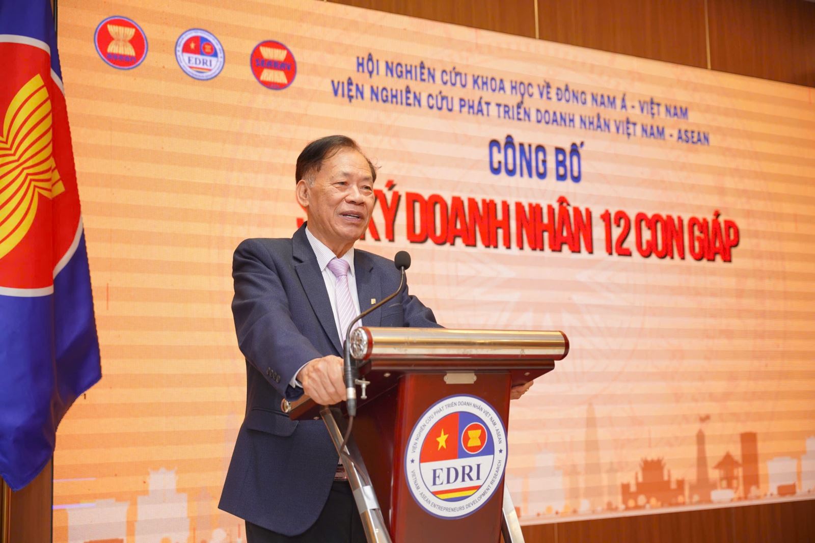 TS. Thang Văng Phúc - Nguyên Thứ trưởng Bộ Nội vụ phát biểu 