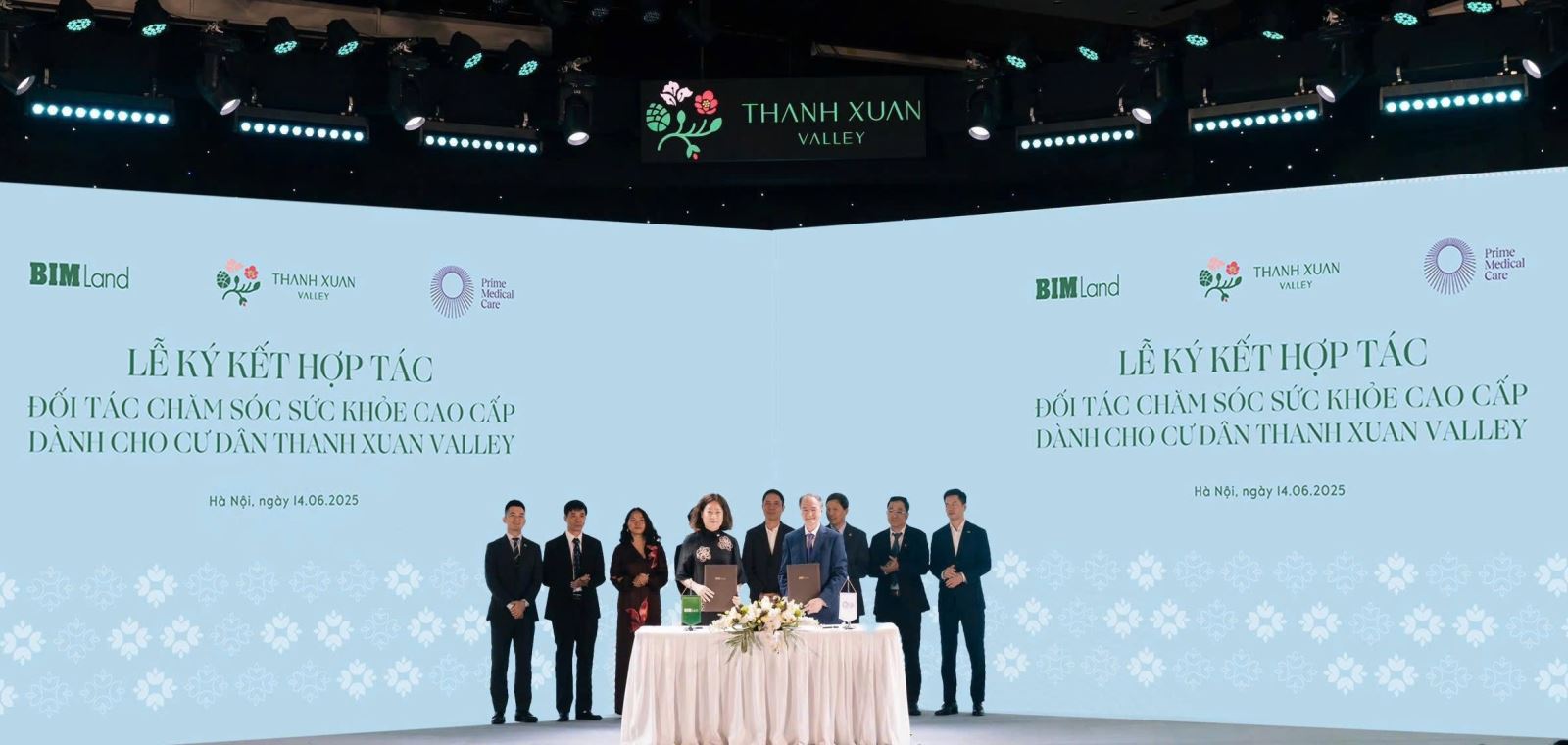 Đại diện BIM Land và PMC ký thỏa thuận hợp tác triển khai trung tâm chăm sóc sức khỏe tại Thanh Xuan Valley. Ảnh: BIM Land