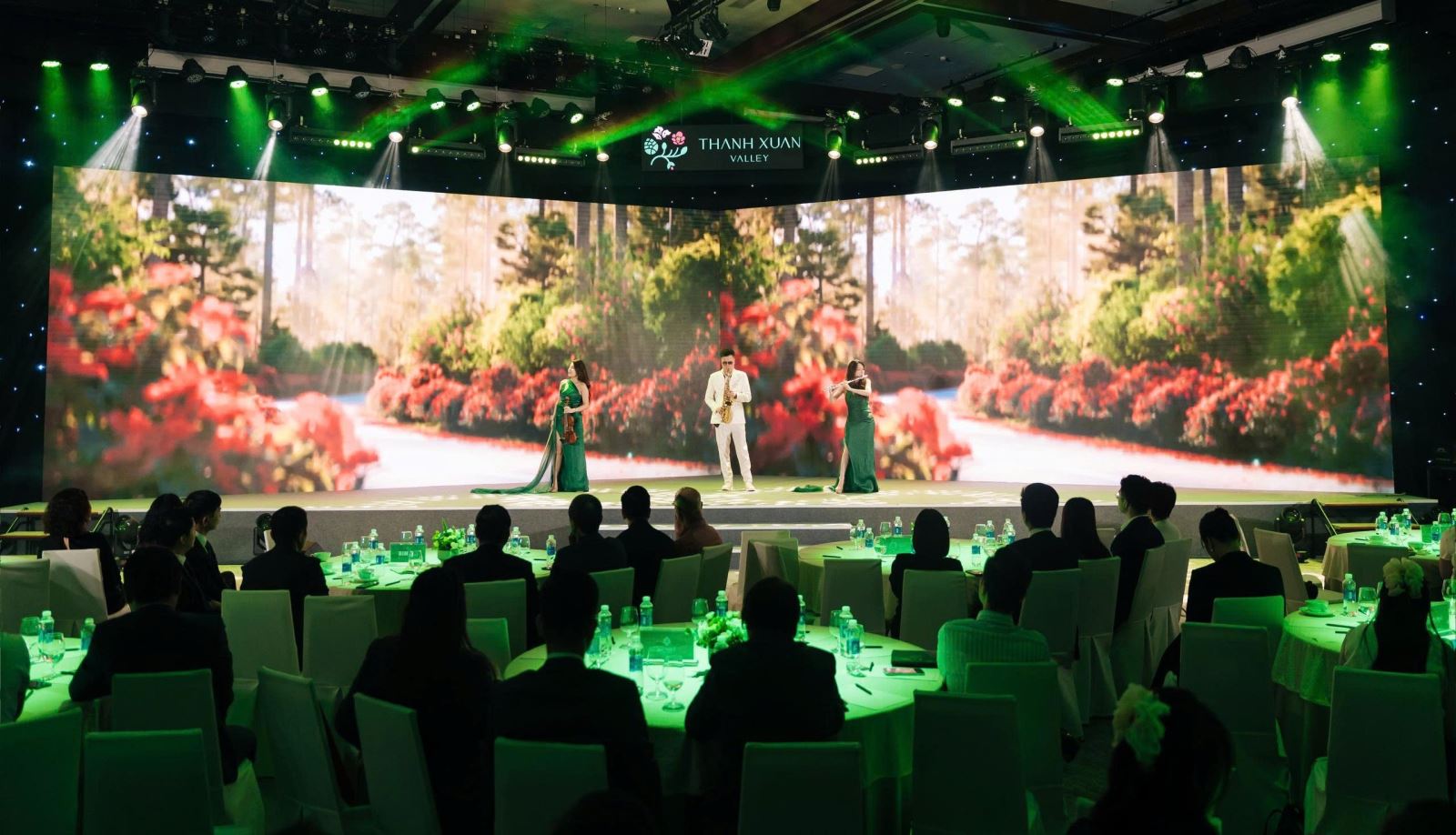 Sự kiện được tổ chức quy mô với không gian sang trọng, tràn ngập trong tiếng nhạc du dương và những hình ảnh ấn tượng về điểm đến Thanh Xuan Valley. Ảnh: BIM Land