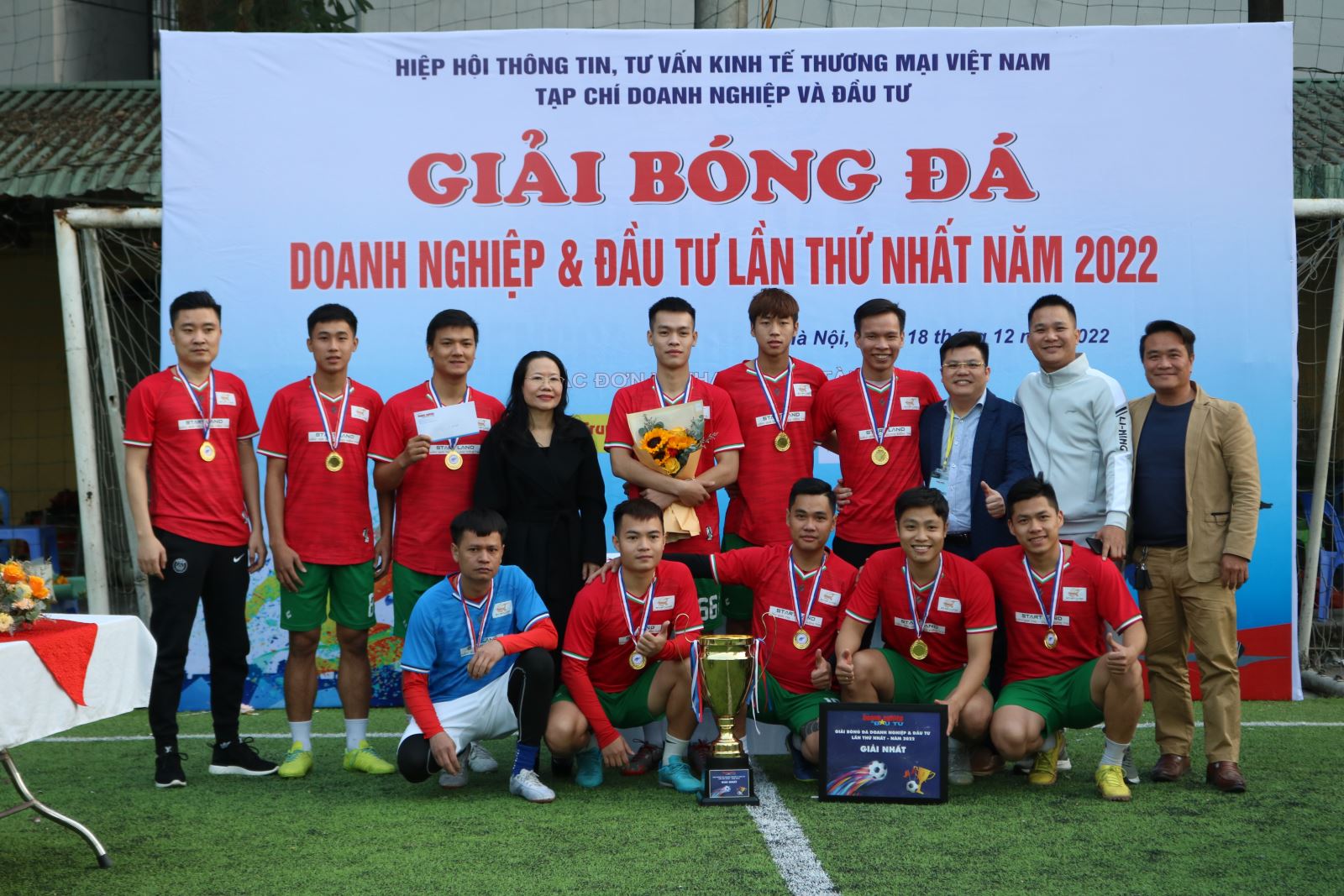 Với lối đá dày dạn kinh nghiệm và kĩ thuật cao, FC Start Land đã giành ngôi vô địch của mùa giải năm nay
