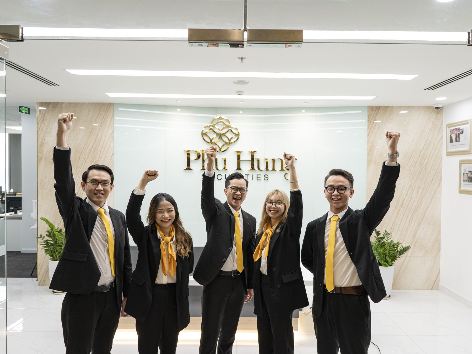 Chứng khoán Phú Hưng song hành cùng thế hệ nhà đầu tư tương lai