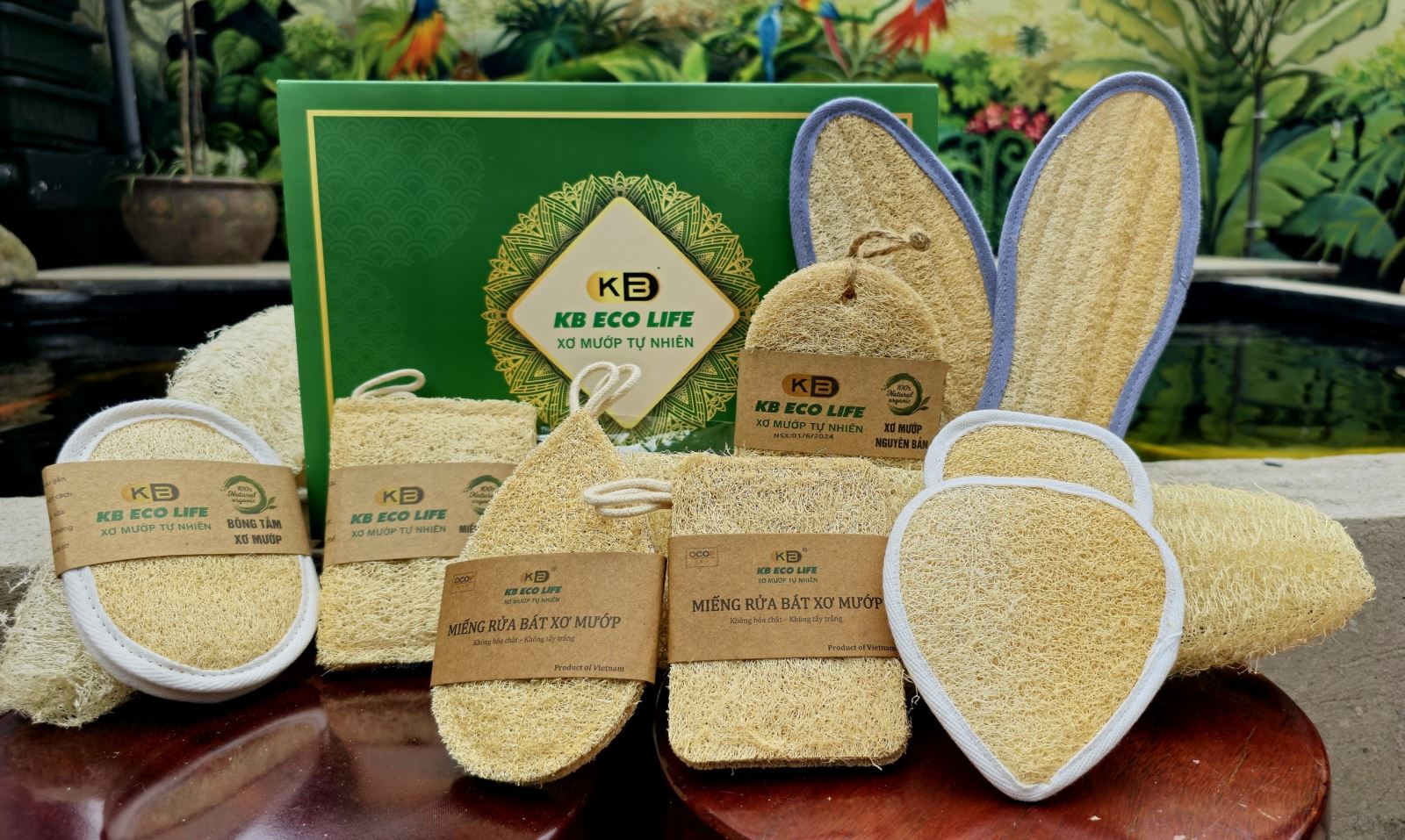 Các sản phẩm từ xơ mướp luôn được trau chuốt, tỉ mỉ.