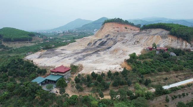 Mỏ đất của Công ty TNHH khai thác khoáng sản Hải Nam tại huyện Lục Ngạn