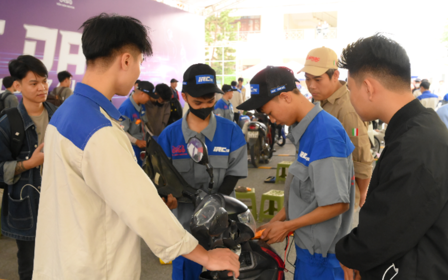 Trải nghiệm dịch vụ chăm sóc, bảo dưỡng xe máy miễn phí lần đầu tiên được tổ chức tại Việt nam