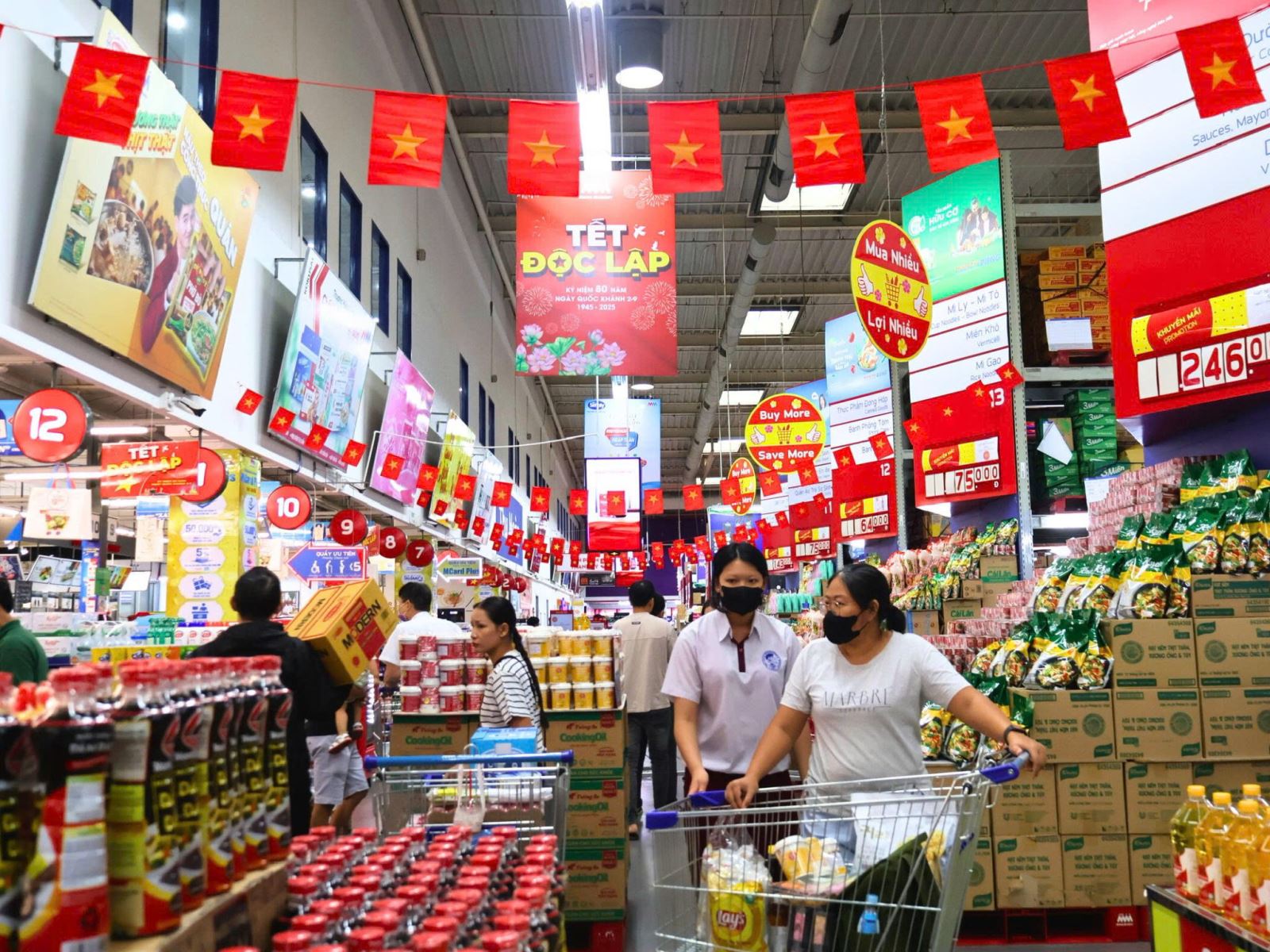 MM Mega Market cũng triển khai chương trình “Quốc khánh vàng - Tự hào dân tộc”