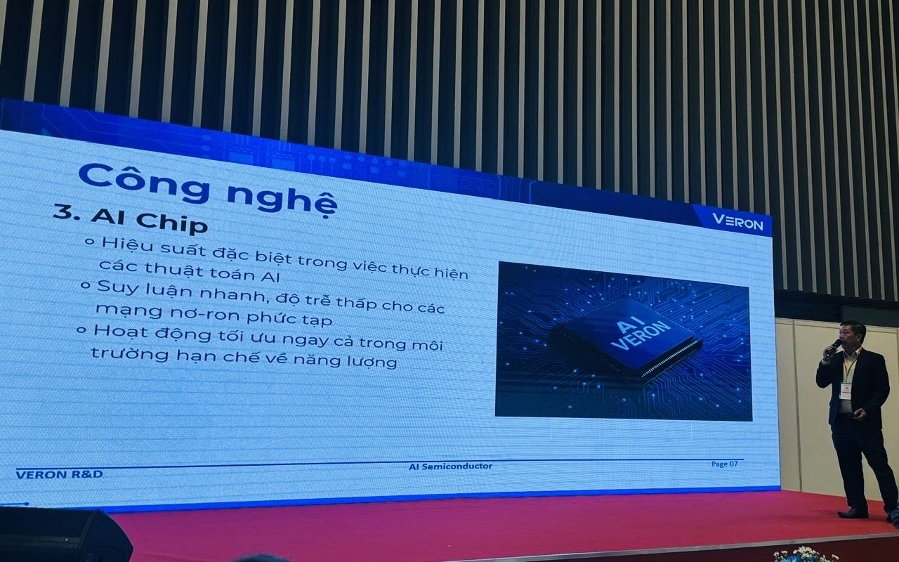 Ông Triệu Hiệp Lộc giới thiệu công nghệ chip AI cho IoT-AI Box tại hội thảo ‘Bứt phá Kỷ Nguyên: Từ Automation đến AItomation’ trong khuôn khổ MTA Vietnam 2025, mở ra tiềm năng cho sản xuất thông minh