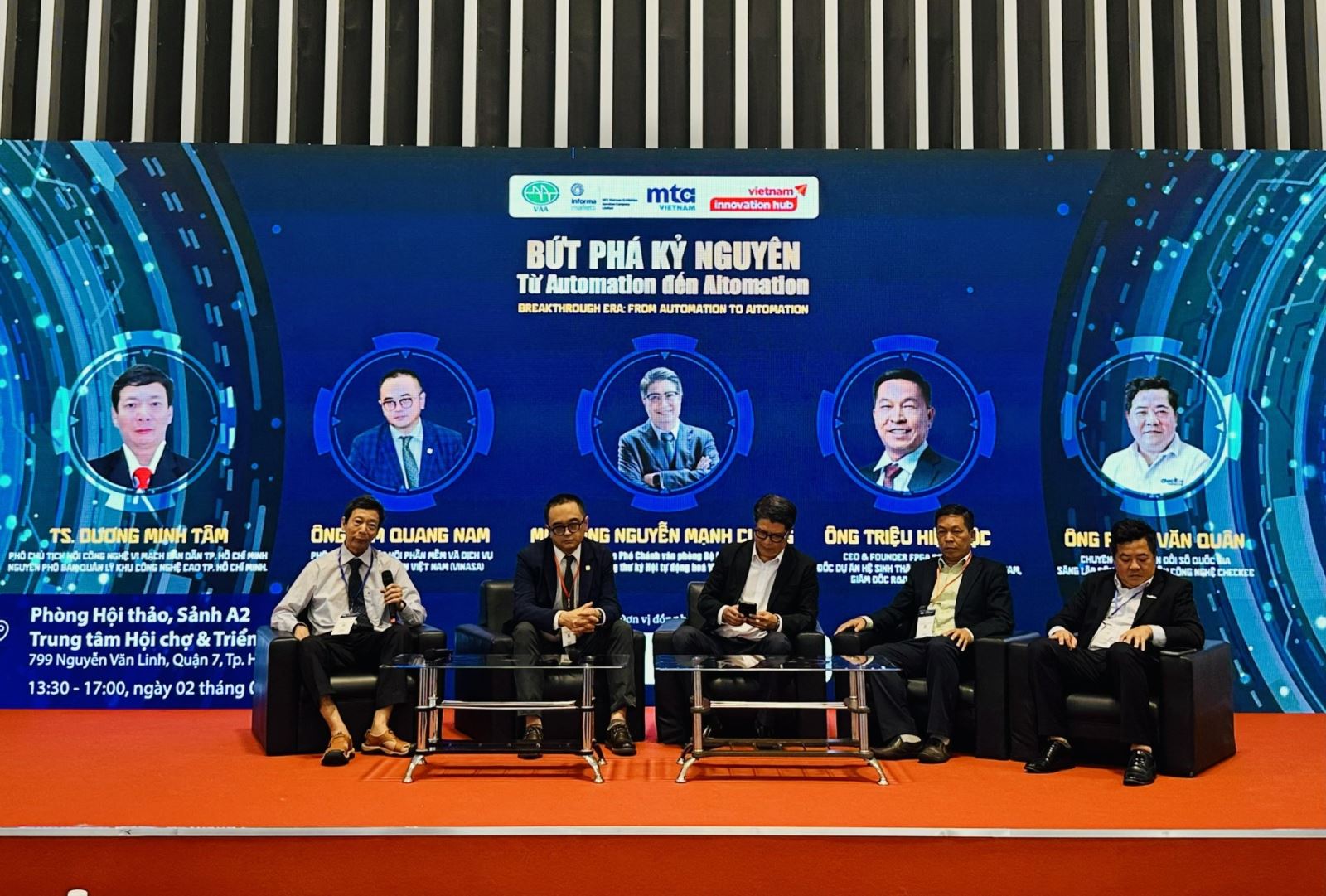 Các chuyên gia tại hội thảo 'Bứt phá Kỷ Nguyên: Từ Automation đến AItomation' trong khuôn khổ MTA Vietnam 2025 nhiệt tình trả lời câu hỏi, mở ra triển vọng mới cho tự động hóa thông minh