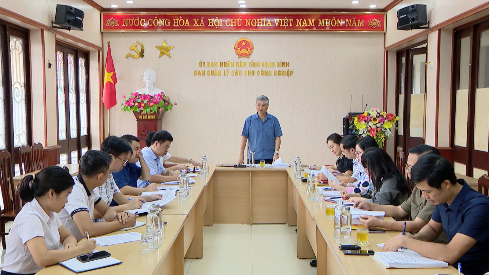 Đoàn giám sát của HĐND tỉnh Ninh Bình làm việc tại Ban quản lý các KCN tỉnh.