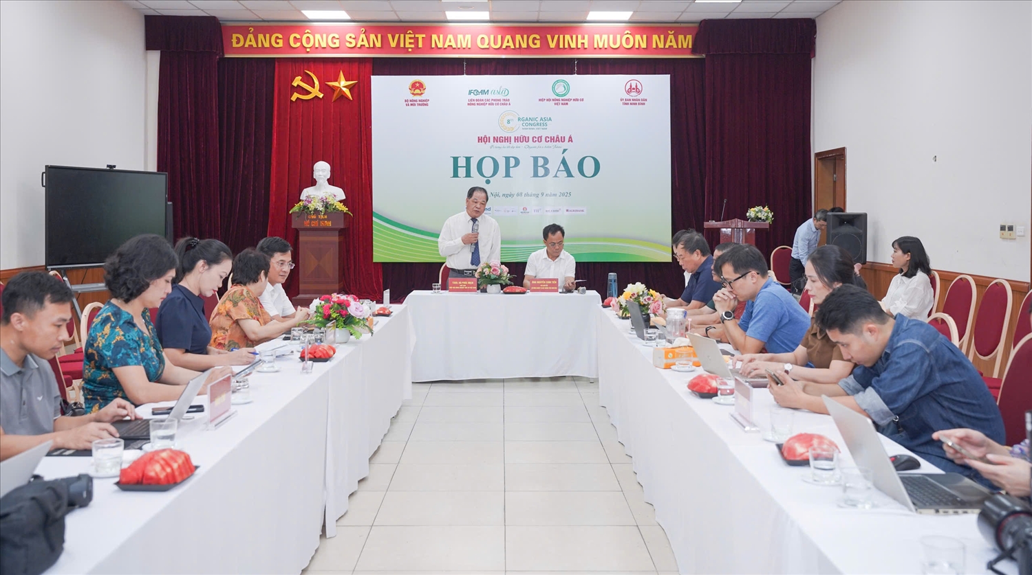 Quang cảnh họp báo 