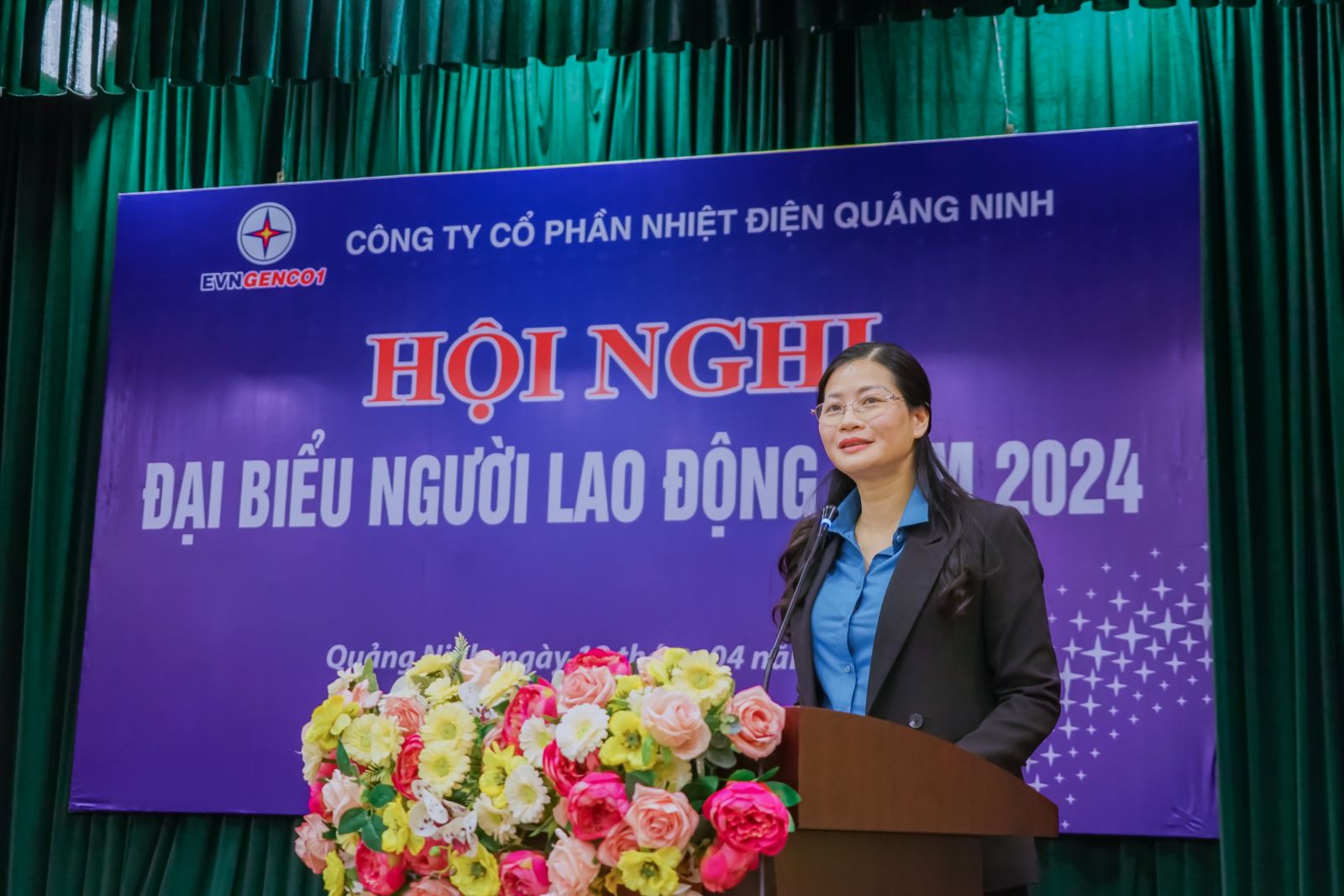 Đồng chí Đặng Thị Kim Chung – Phó Chủ tịch LĐLĐ tỉnh Quảng Ninh phát biểu tại Hội nghị