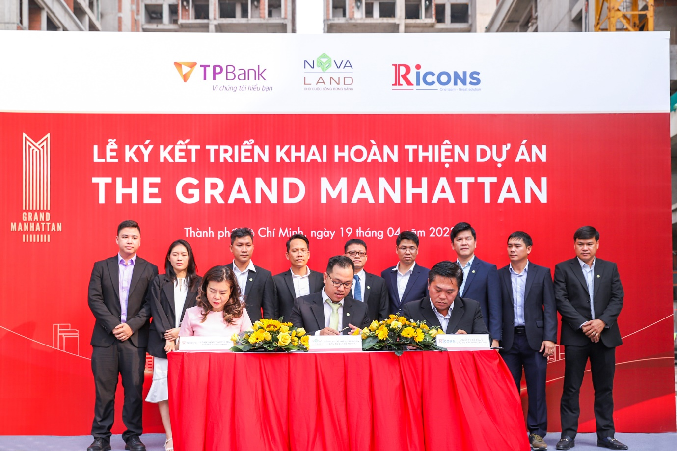 Novaland - TPBank - Ricons đã ký kết hợp tác triển khai xây dựng hoàn thiện dự án The Grand Manhattan
