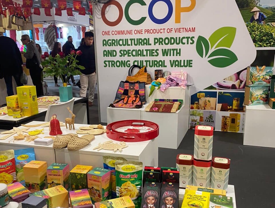 Không chỉ góp phần tăng thu nhập cho cư dân nông thôn, OCOP còn đóng vai trò quan trọng trong việc chuyển hóa giá trị văn hóa thành giá trị kinh tế 